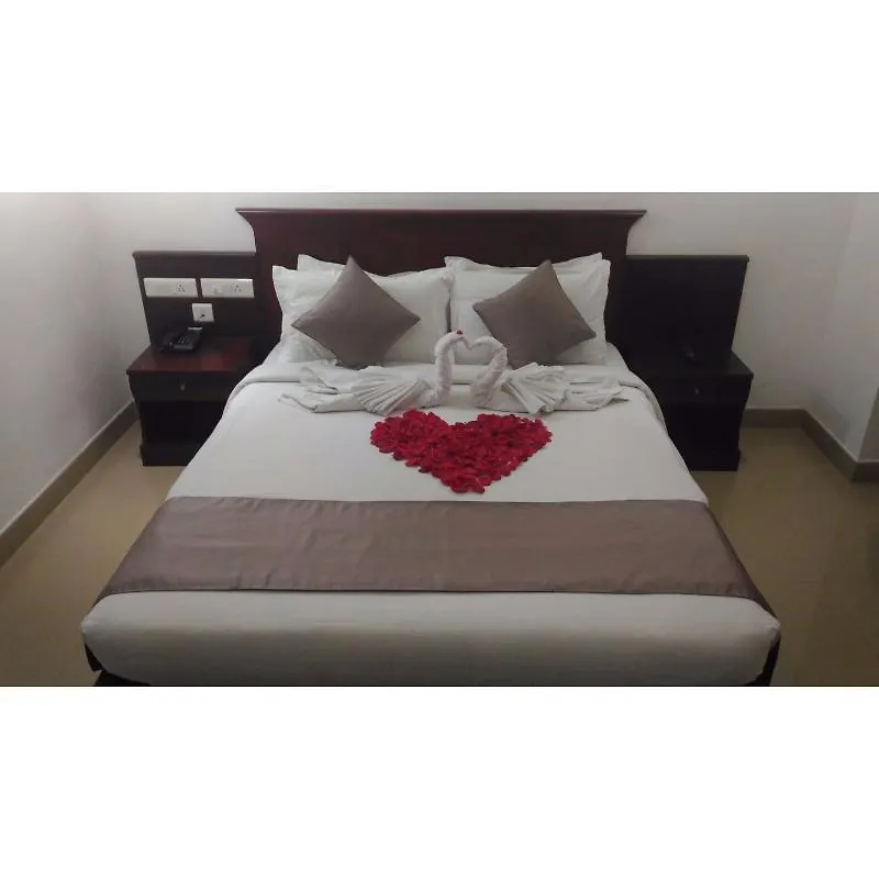 *** Hotel The Dunes Continental Edapalli Indie