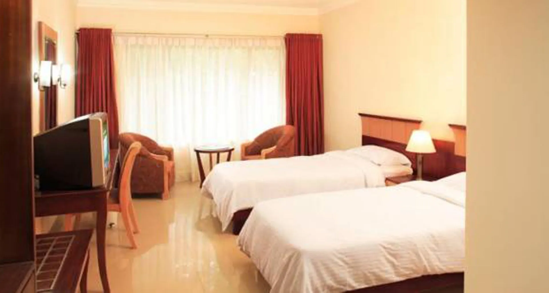 The Dunes Continental Edapalli Hotel