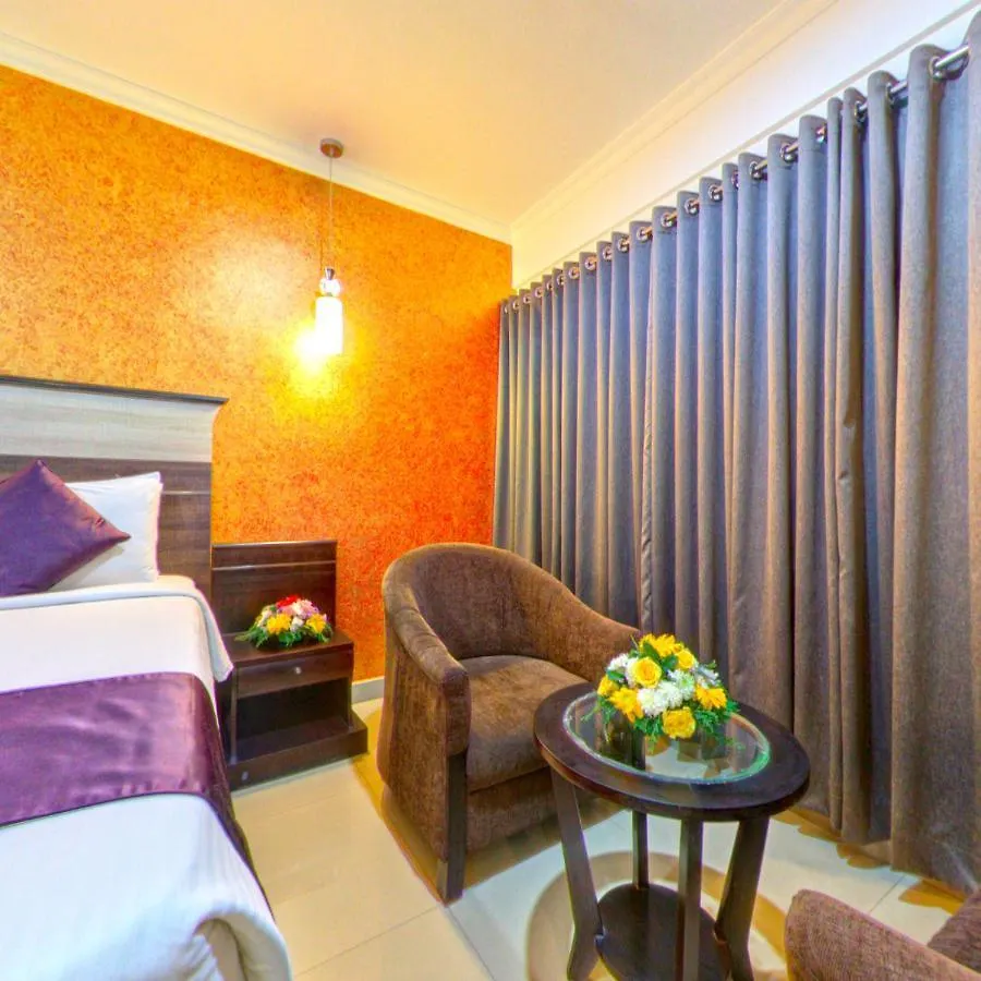 The Dunes Continental Edapalli Hotell