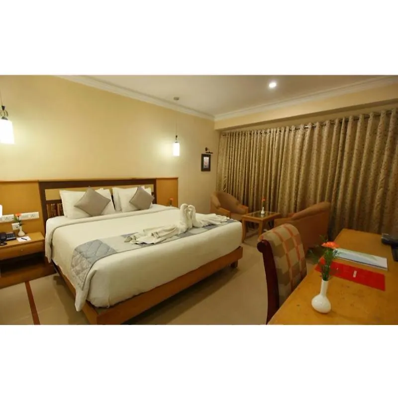 The Dunes Continental Edapalli Hotell