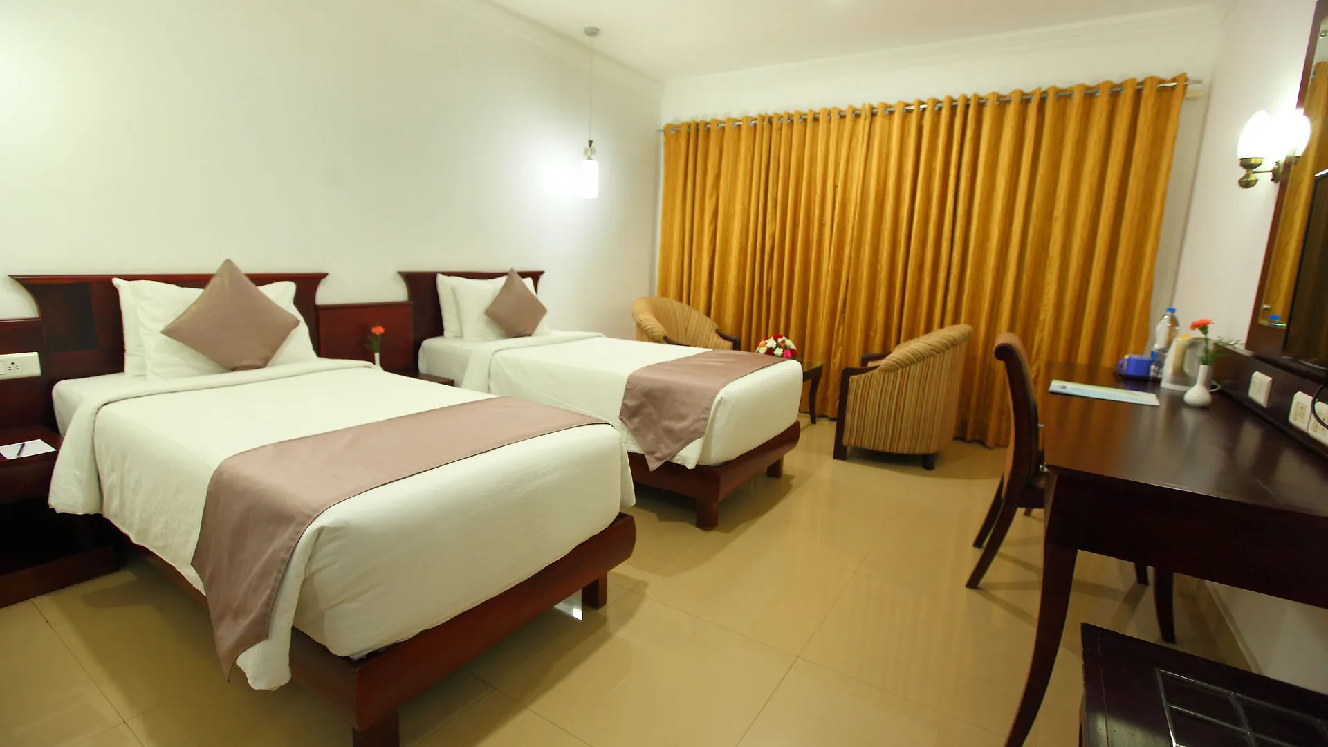 The Dunes Continental Edapalli Hotell